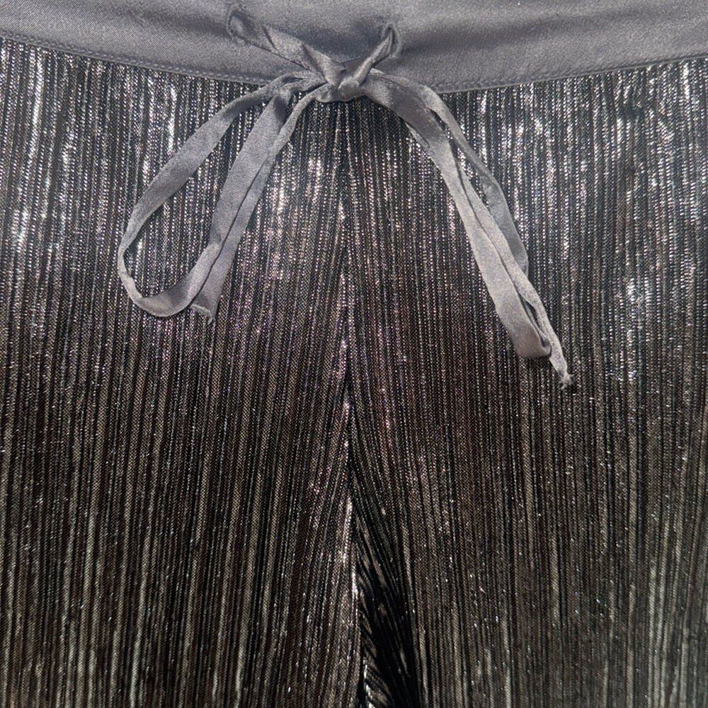 VS| Silver Metallic Shine Pleated Pajama Lounge Short​s - Picture 10 of 10
